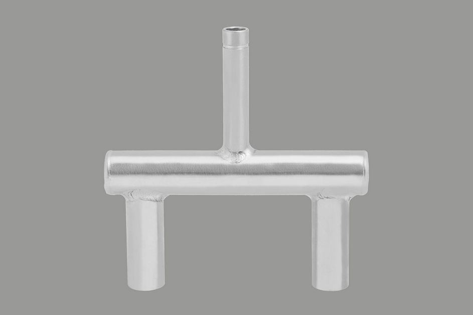 Коллектор с 2-мя выходами М10х1,0 (внутр) с вертикальным выходом D8