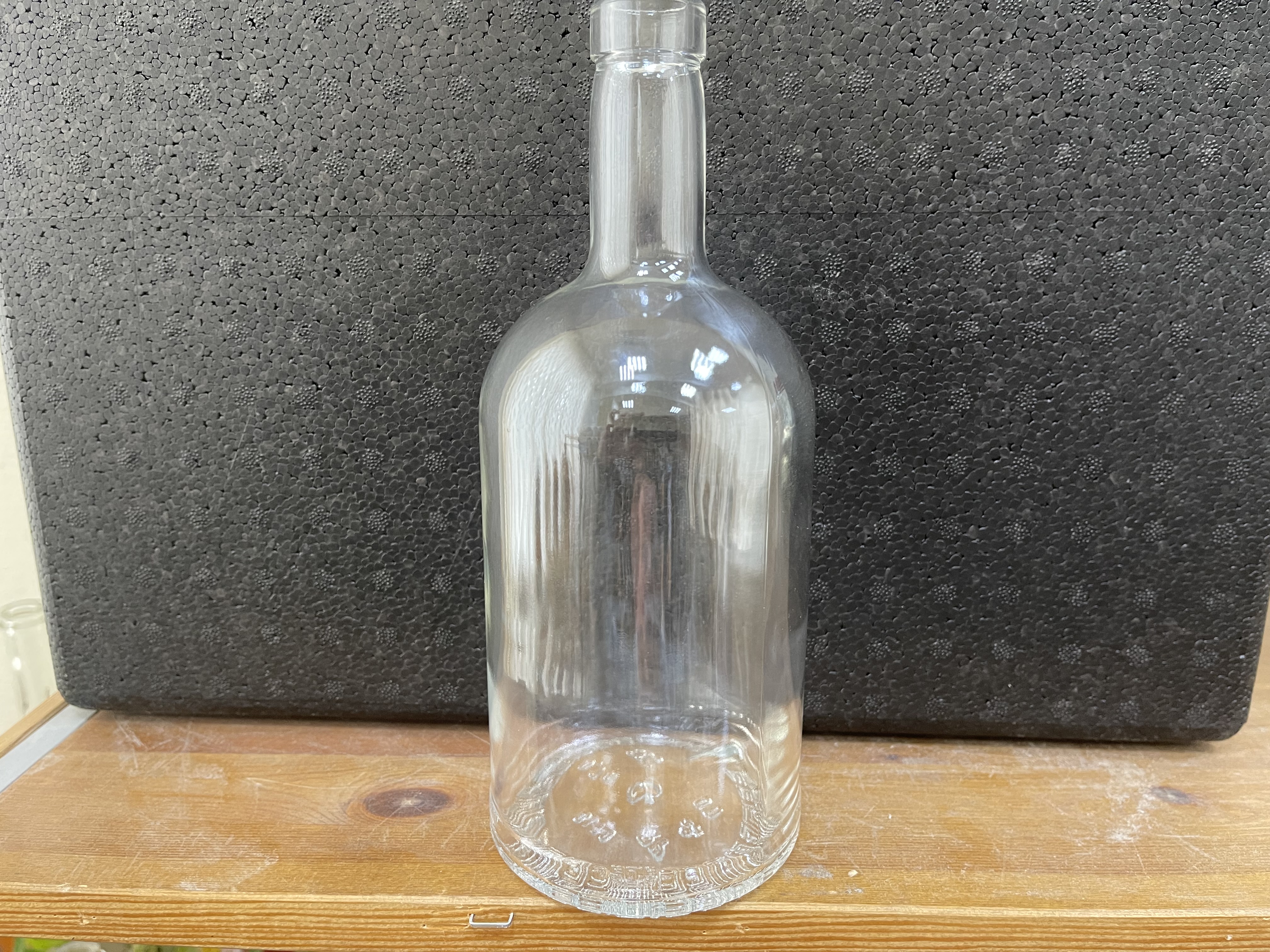 Бутылка 0.7  "Абсолют"