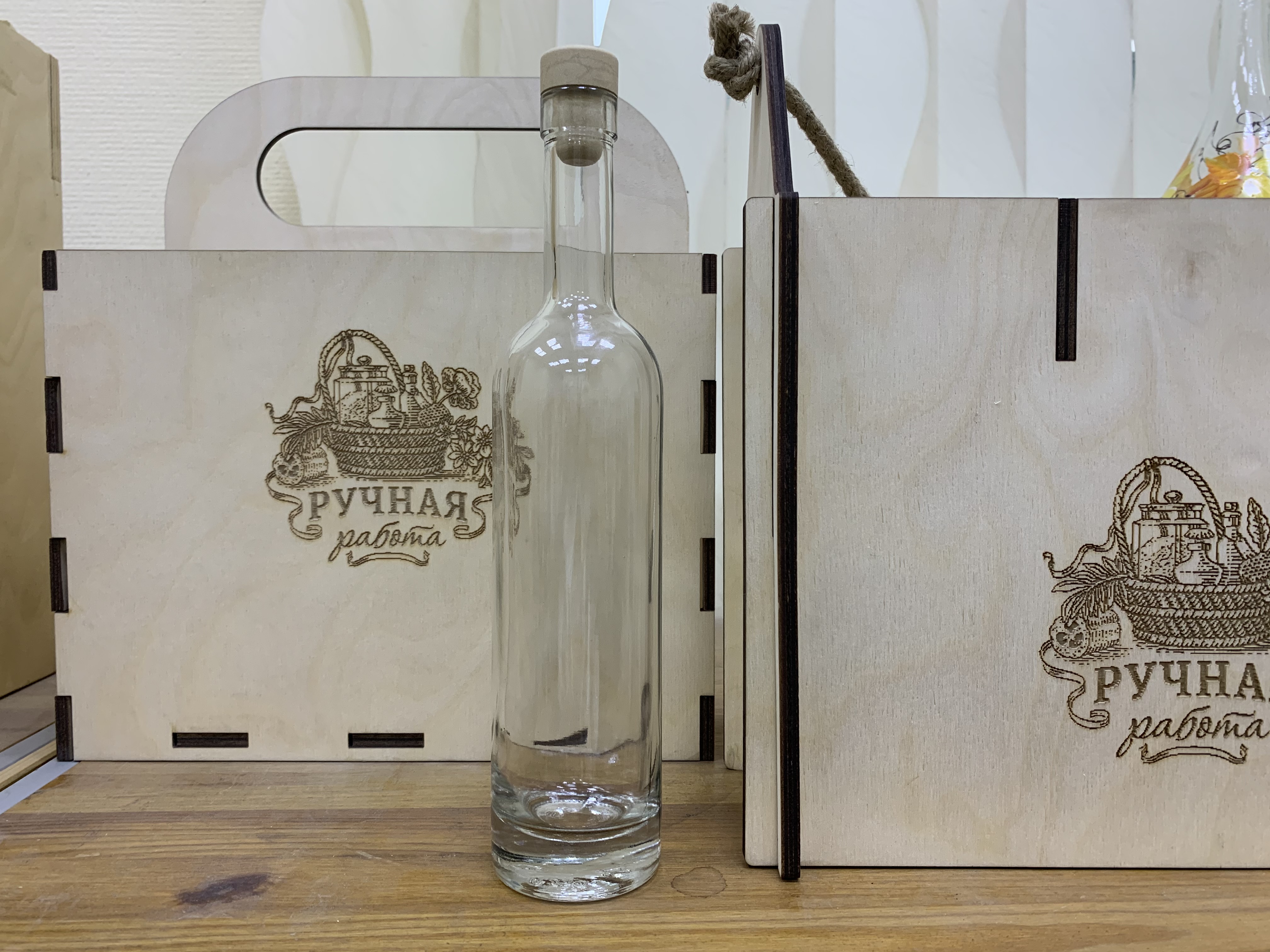 Бутылка 0.25 "Ариана" с пробкой 