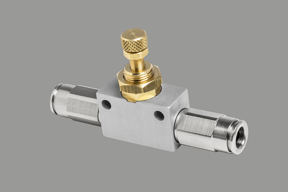 Игольчатый кран регулировки отбора с штуцерами под вакуум