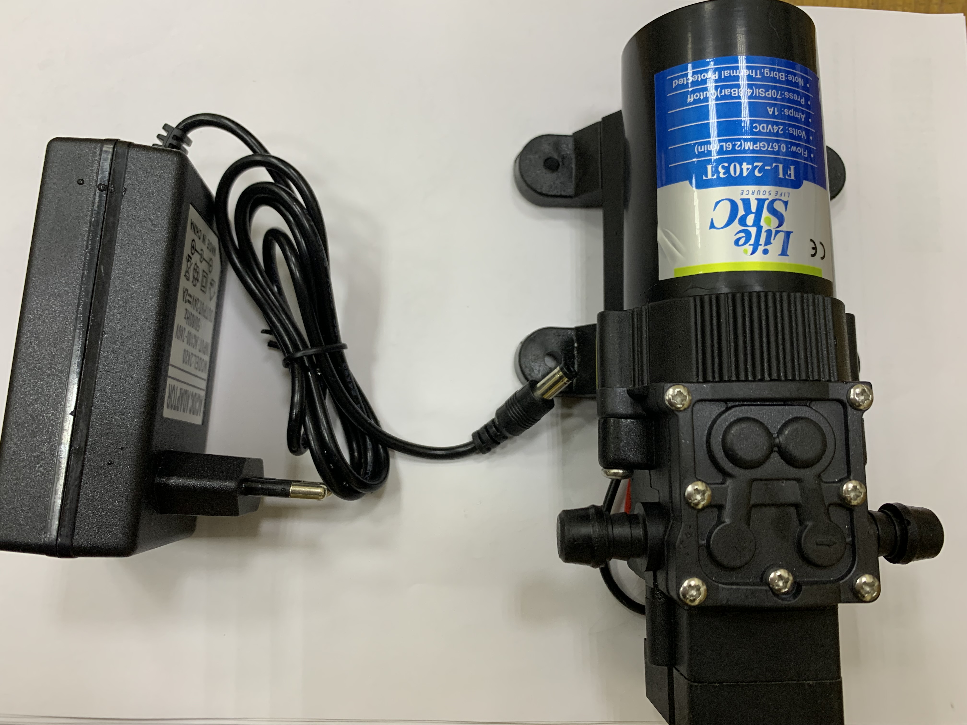 Насос FL2403T с адаптером на 220 вольт