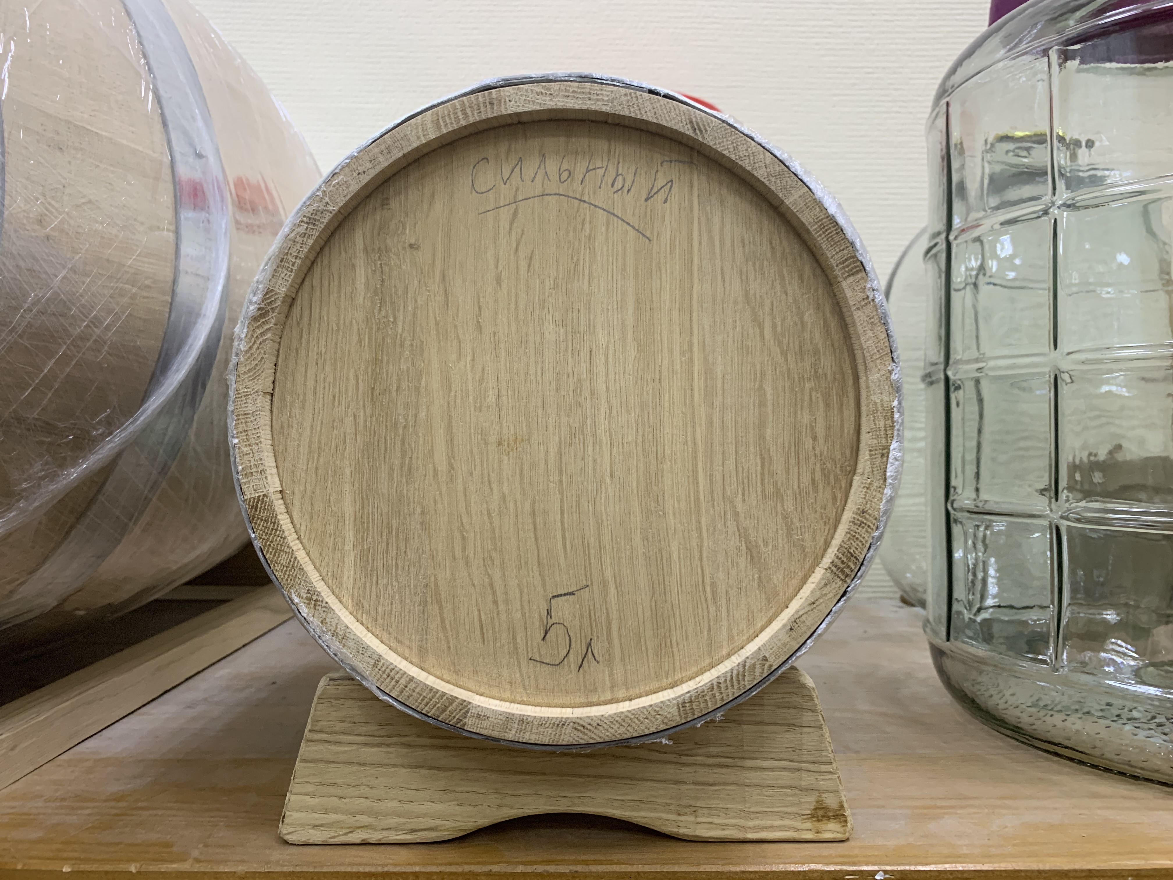 Бочонок дубовый без крана на подставке 5 литров